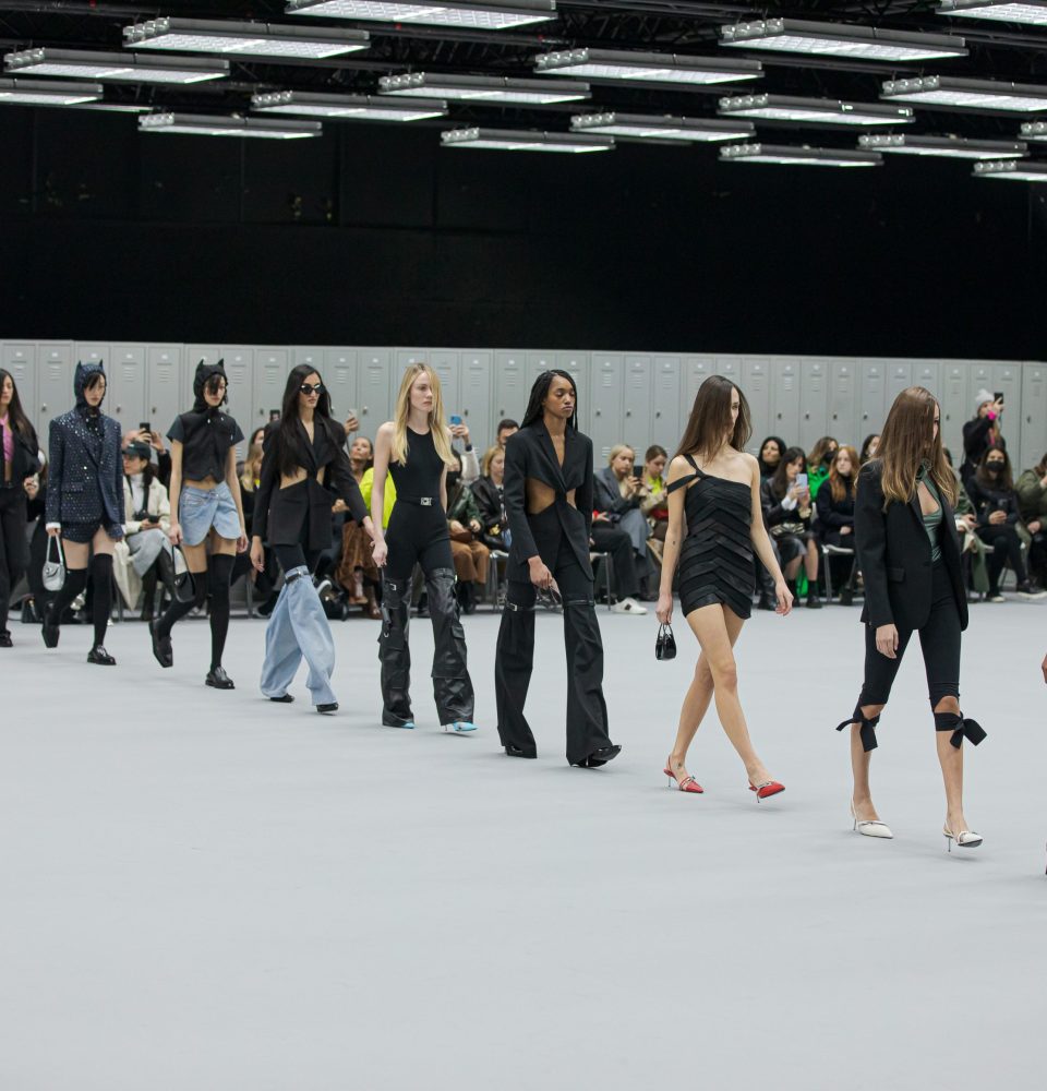 Coperni - 540 lockers op de catwalk tijdens de Fashion Week | Alvero